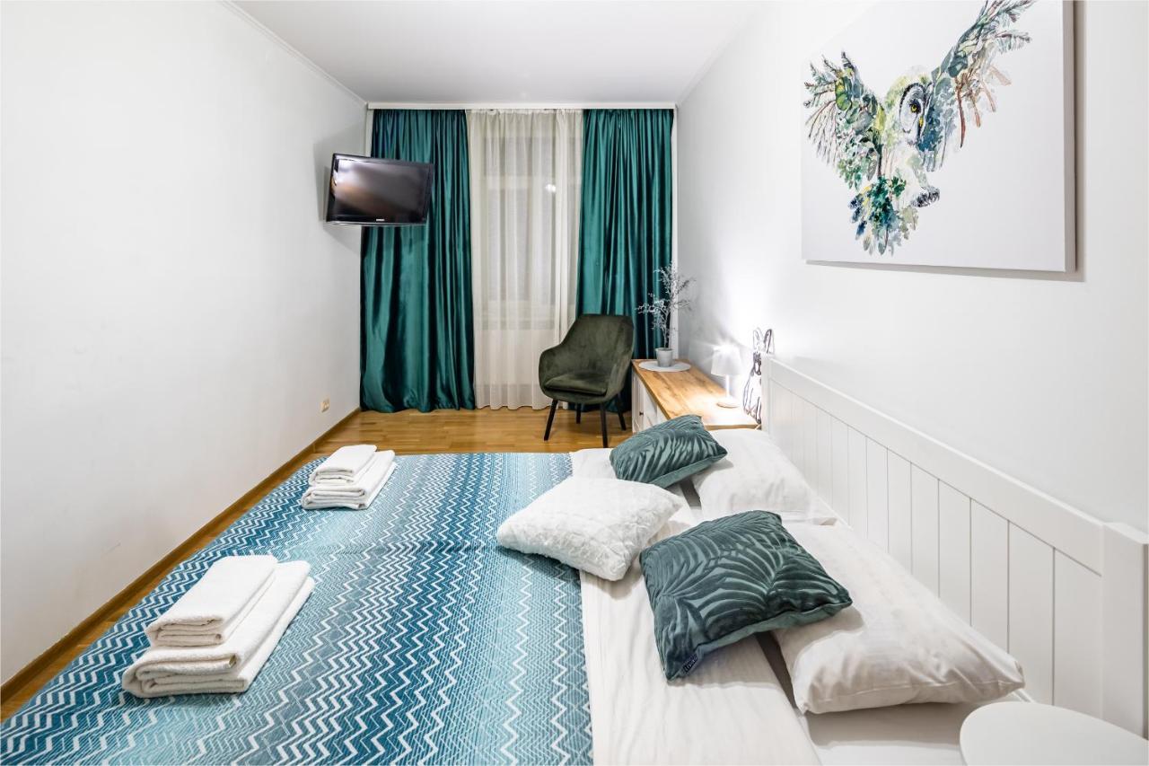 The Main Square! 2 Separated Bedrooms, Balcony Leopoli Esterno foto